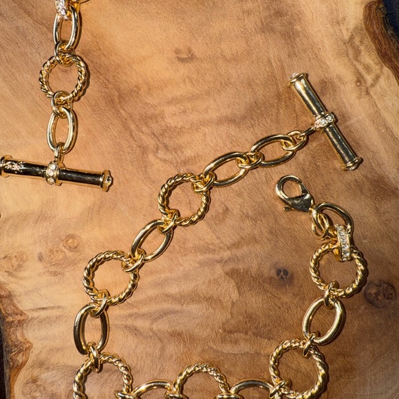 Links That Bind Vintage Gold Chain Necklace and Bracelet Set - Picture 4 of 13